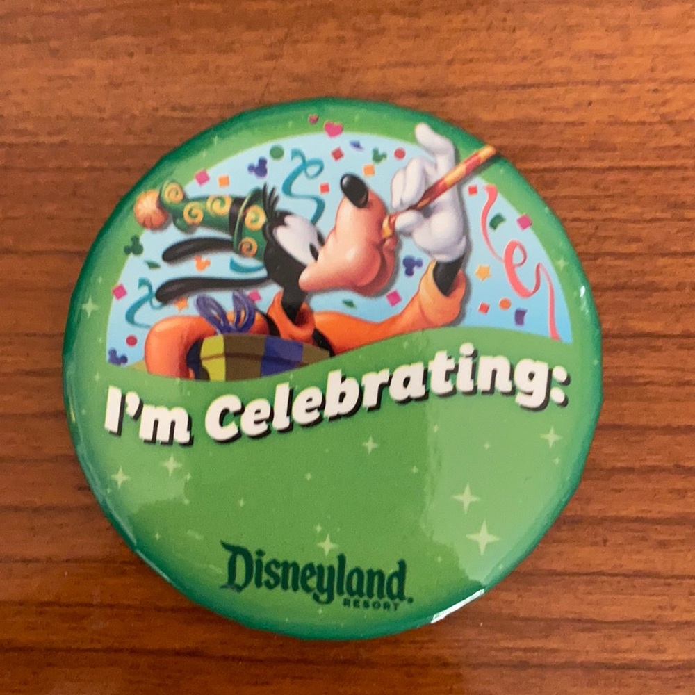 Disneyland Resort I’m Celebrating Goofy pin